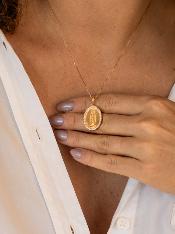 Colar Medalha Nossa Senhora de Fátima Banhado Ouro 18K Zircônias