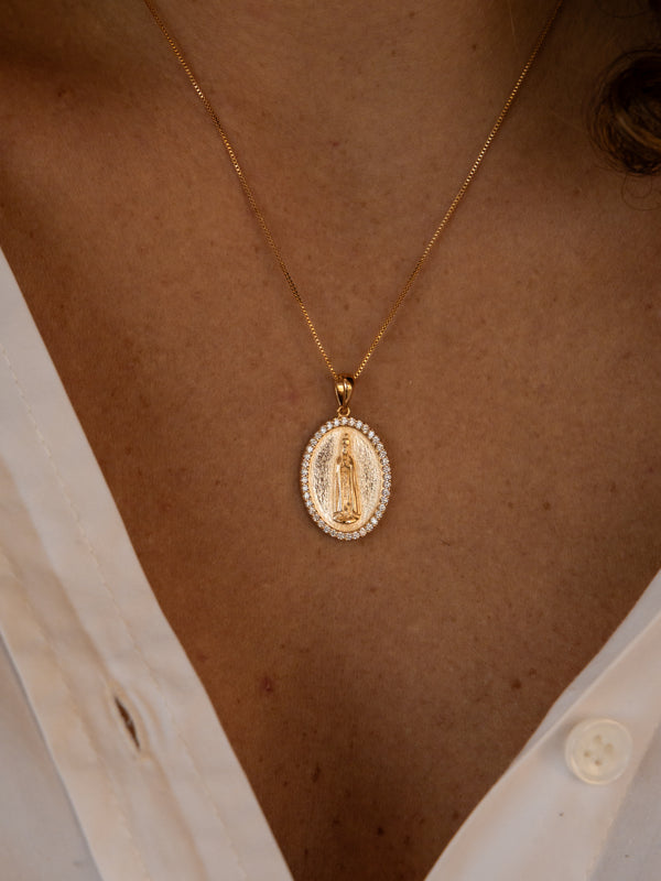 Colar Medalha Nossa Senhora de Fátima Banhado Ouro 18K Zircônias