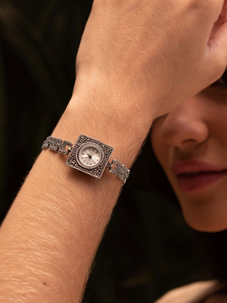 Relógio Feminino Prata 925 com Marcassitas Caixa Quadrada