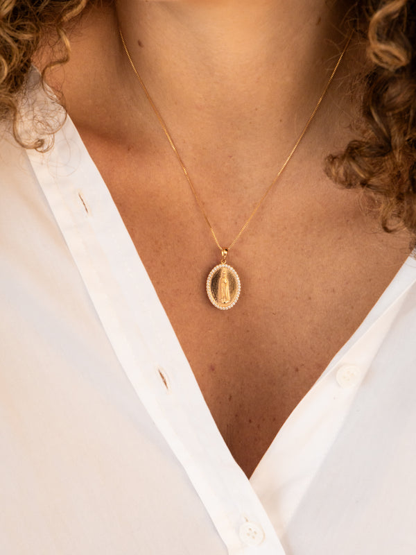 Colar Medalha Nossa Senhora de Fátima Banhado Ouro 18K Zircônias