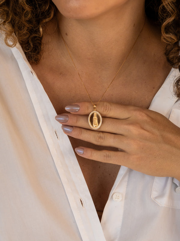 Colar Medalha Nossa Senhora de Fátima Banhado Ouro 18K Zircônias