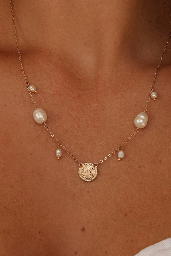 Colar Medalha São Bento com Pérolas