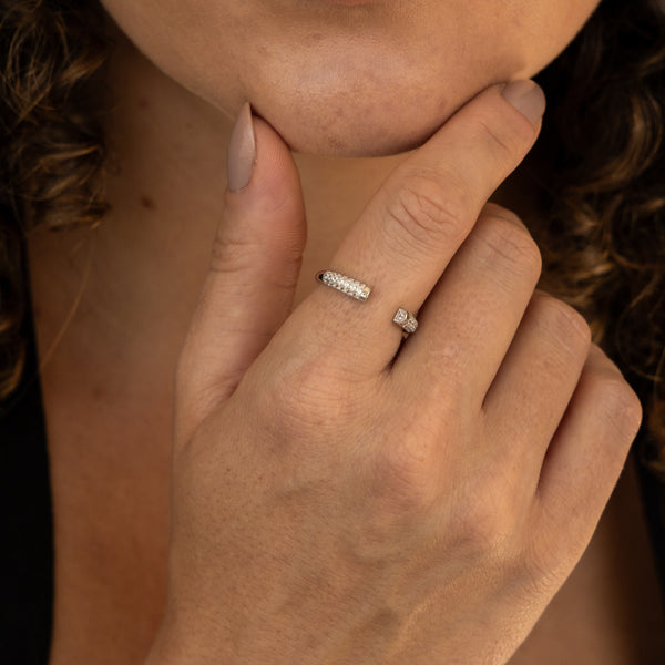 Anel Ajustável Meio Cravejado P925