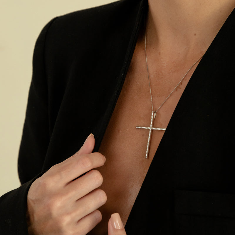 Colar Cruz cravejada P925