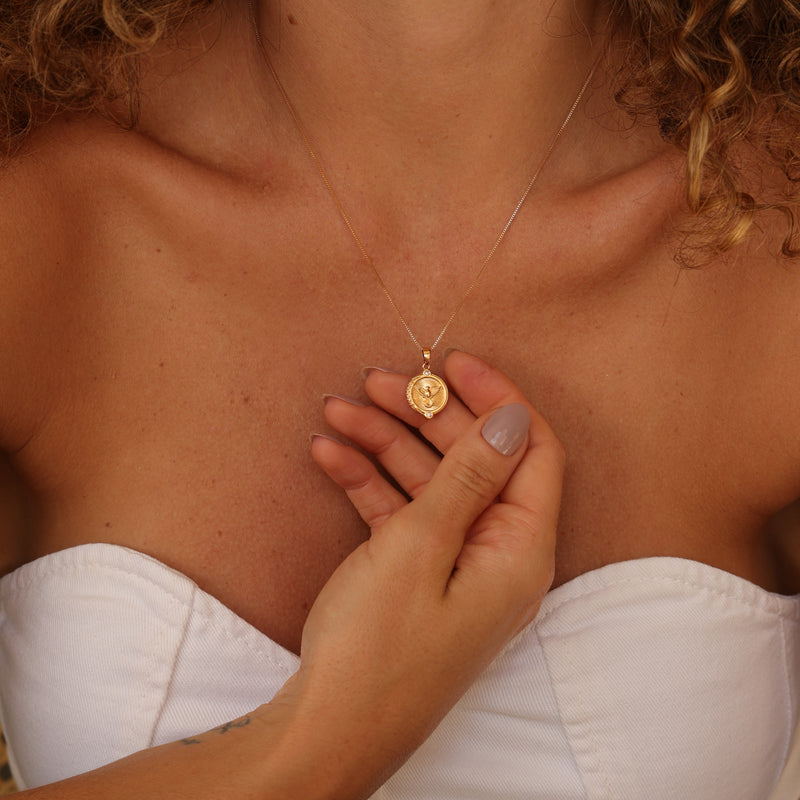 Colar Medalha Divino Espírito Santo Ouro Amarelo 18k