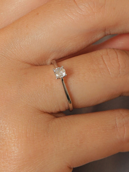 Anel Solitário Prata 925 com Zircônia 4mm — Clássico e Delicado