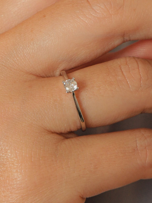 Anel Solitário Prata 925 com Zircônia 4mm — Clássico e Delicado