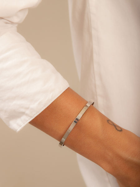 Bracelete Rígido Luxo Banho Ródio Branco Semijoia