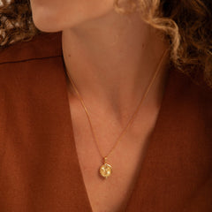Colar Medalha Divino Espírito Santo Ouro Amarelo 18k