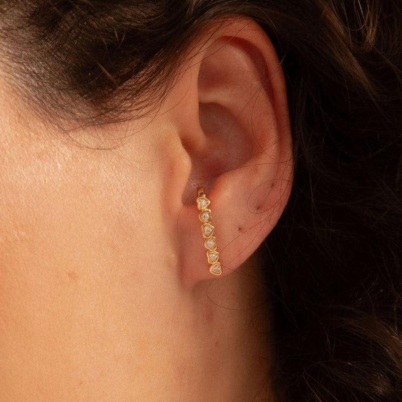 Brinco Ear Hook Coração Cravado Cristal