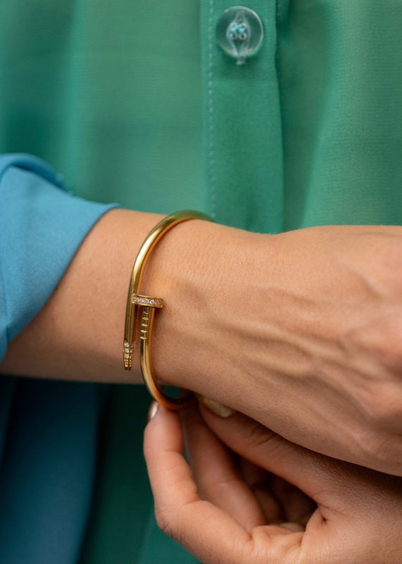 Bracelete Prego Cravejado B.O.