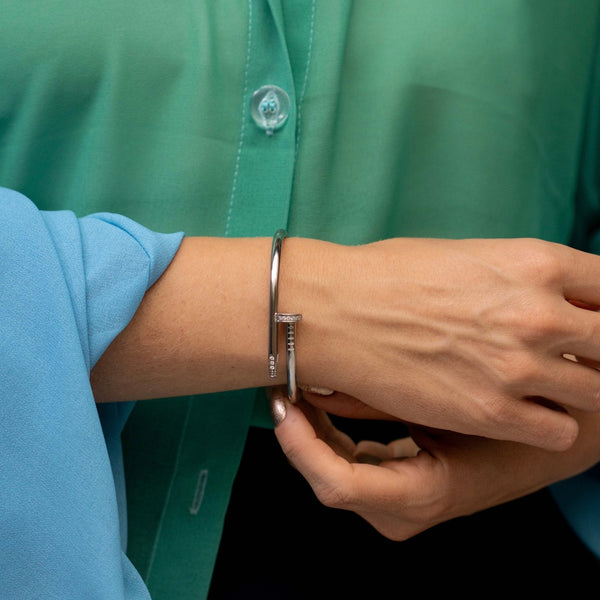Bracelete prego cravejado